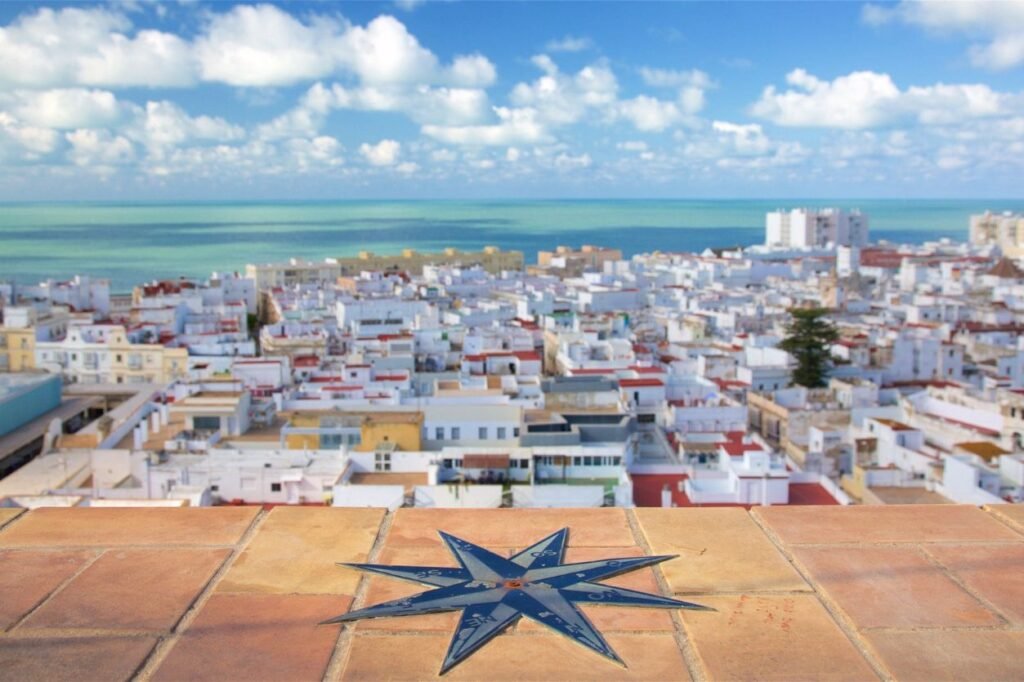 Panoramica de tejados y torres mirador desde la Torre Tavira en Cadiz